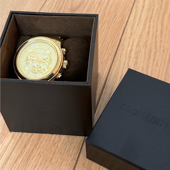 Michael Kors Watch - Picture 4 of 5